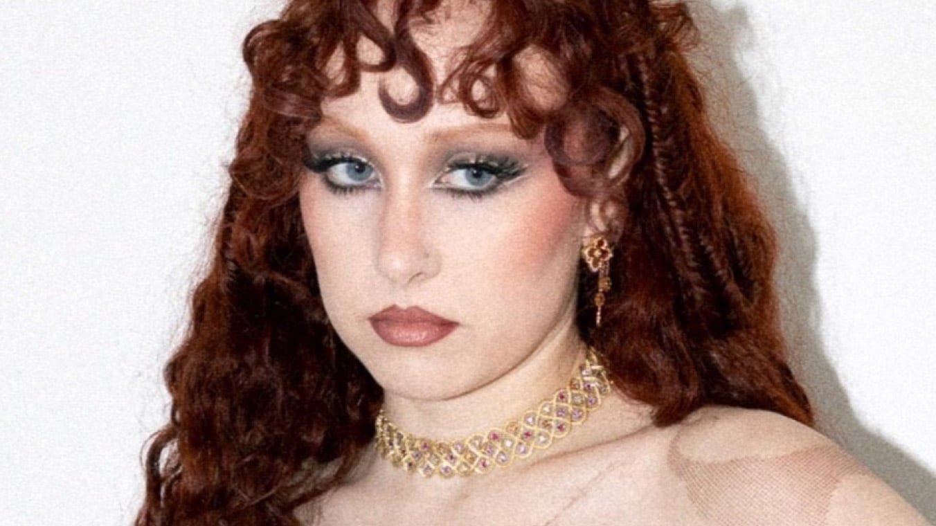 チャペル・ローンがまとう M·A·C